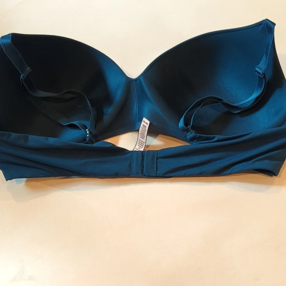 Victoria's Secret 38D T-shirt Lightly Lined Wireless Bra